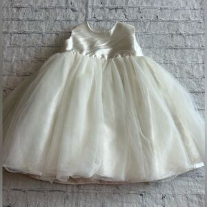 DAVID’S BRIDAL IVORY SATIN FORMAL SLEEVELESS BABY GIRLS DRESS SIZE 18 MONTHS